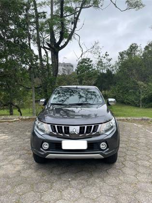 MITSUBISHI L200 TRITON 2.4 16V TURBO DIESEL SPORT HPE CD 4P 4X4 AUTOMÁTICO MITSUBISHI L200 TRITON 2.4 16V TURBO DIESEL SPORT HPE CD 4P 4X4 AUTOMÁTICO